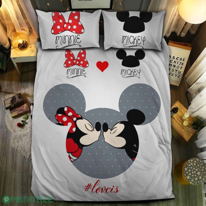 Magical Mickey and Minnie Disney Bedding Set: Dreamy Comfort for Kids