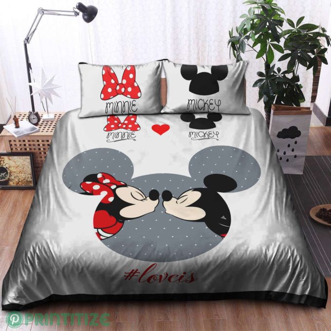 Magical Mickey and Minnie Disney Bedding Set: Dreamy Comfort for Kids