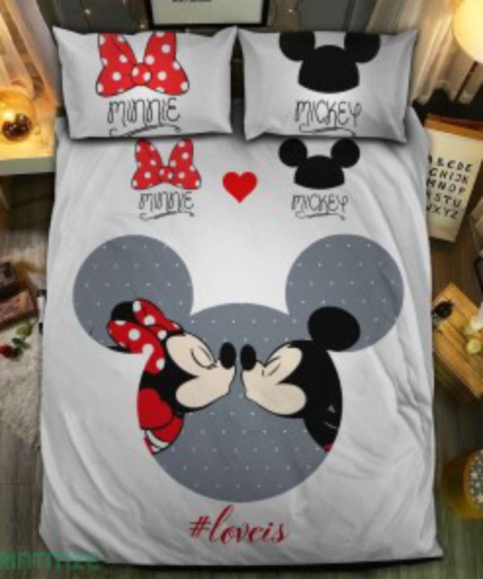 Magical Mickey and Minnie Disney Bedding Set: Dreamy Comfort for Kids